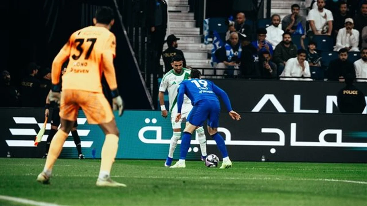 موعد ومتابعة أحداث مباراة أهلي جدة والرياض في منافسات الدوري السعودي بث مباشر